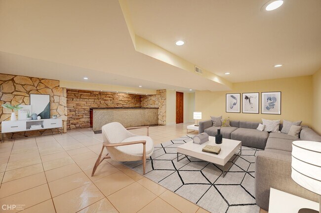 Building Photo - 5604 N Redwood Dr