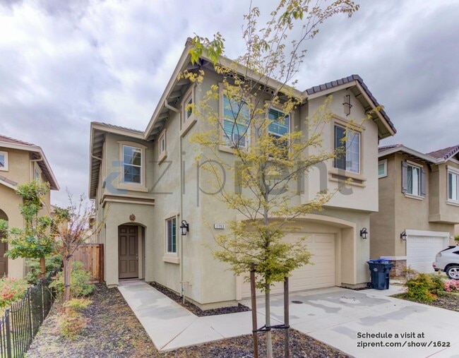Building Photo - 1753 Stoneman Dr