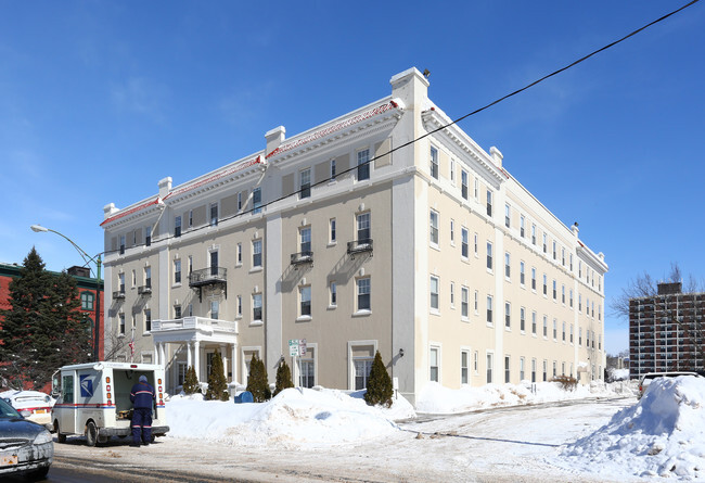 Primary Photo - Pontiac Terrace Apartments