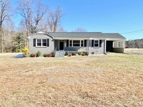 Building Photo - 17073 Longview Dr
