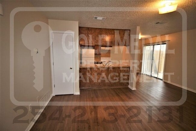 Foto del edificio - 3709 Hereford Ln