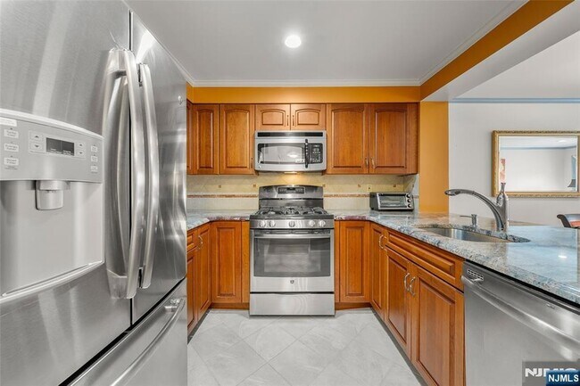 Building Photo - 303 Ellery Ct