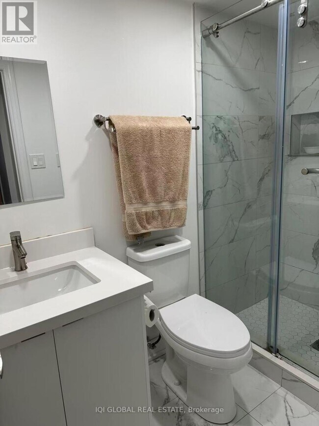 Building Photo - 50 Drizzel Cres