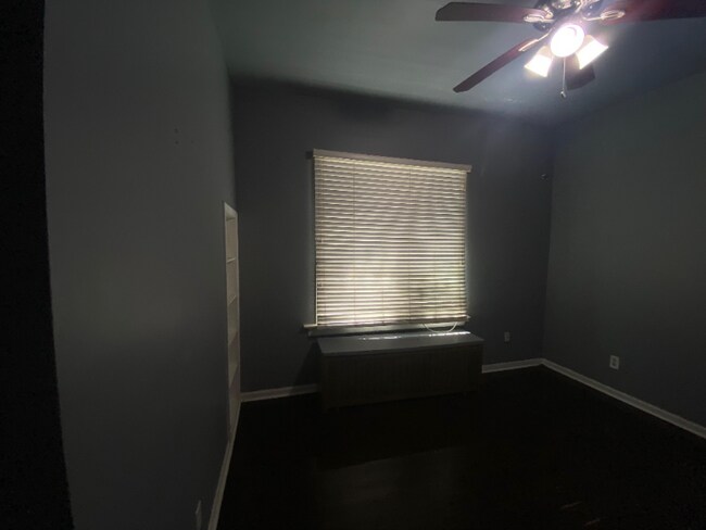 Foto del edificio - 223 E 15th St
