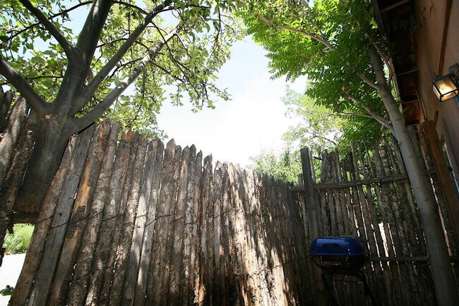 Foto del edificio - 250 Closson St