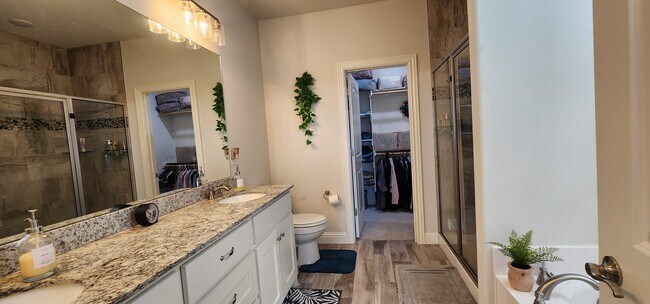 Foto del edificio - 1001 W Ashmore Landing Loop