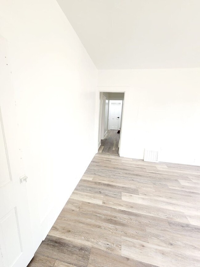 Foto del edificio - 931 W Wayne St