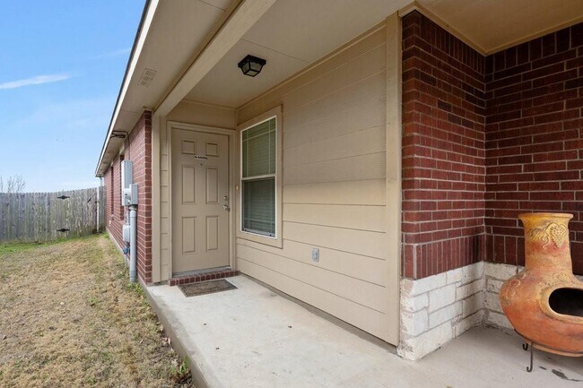 Building Photo - 3513 Bach Dr