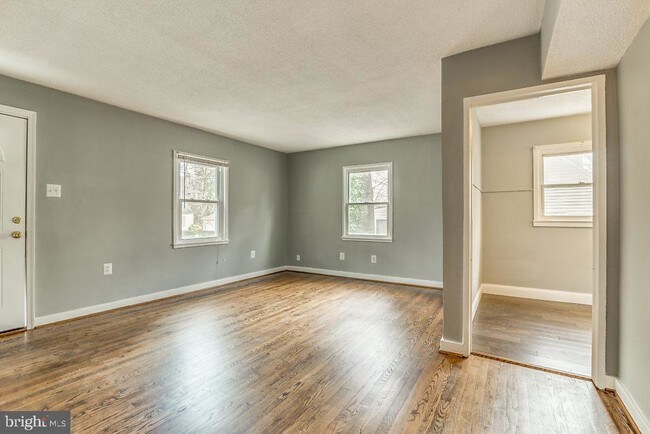 Building Photo - 6010 Rixey Dr