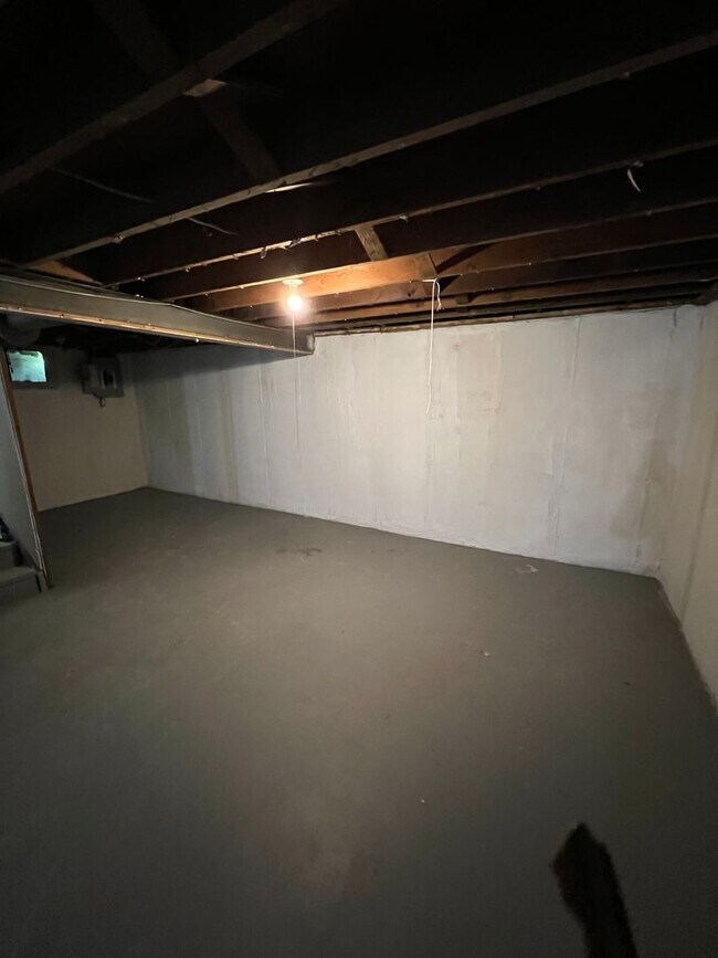 Building Photo - 127 Ben Nevis Rd