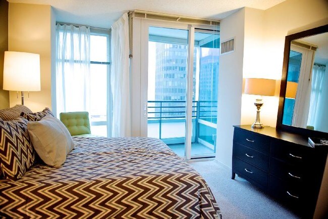 Building Photo - 361 E Ohio St