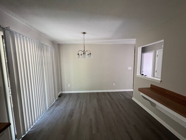 Building Photo - 9330 Castle Falls Cir