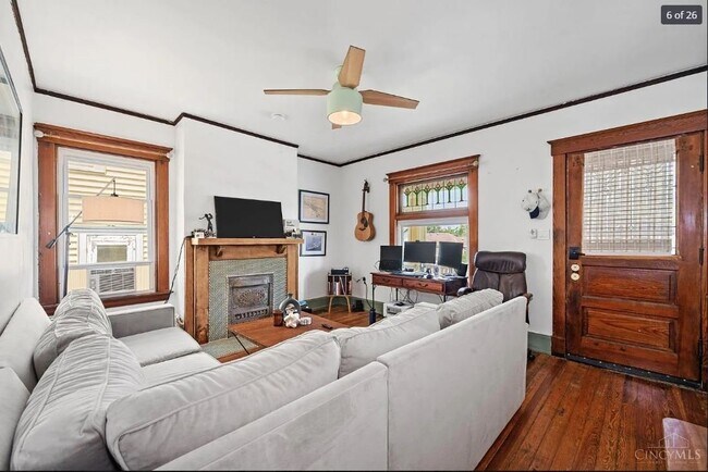 Building Photo - 2849 Minto Ave