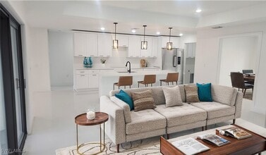 Building Photo - 1215 Bayou St