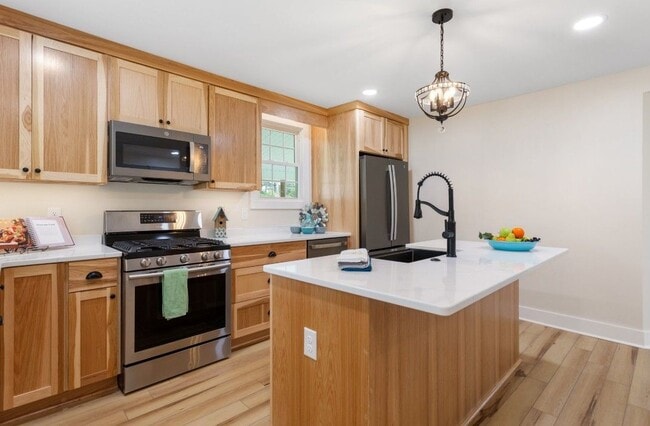 Foto del edificio - 4633 Godwin Blvd