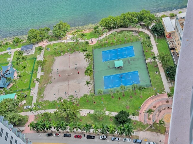 Building Photo - 1750 N Bayshore Dr