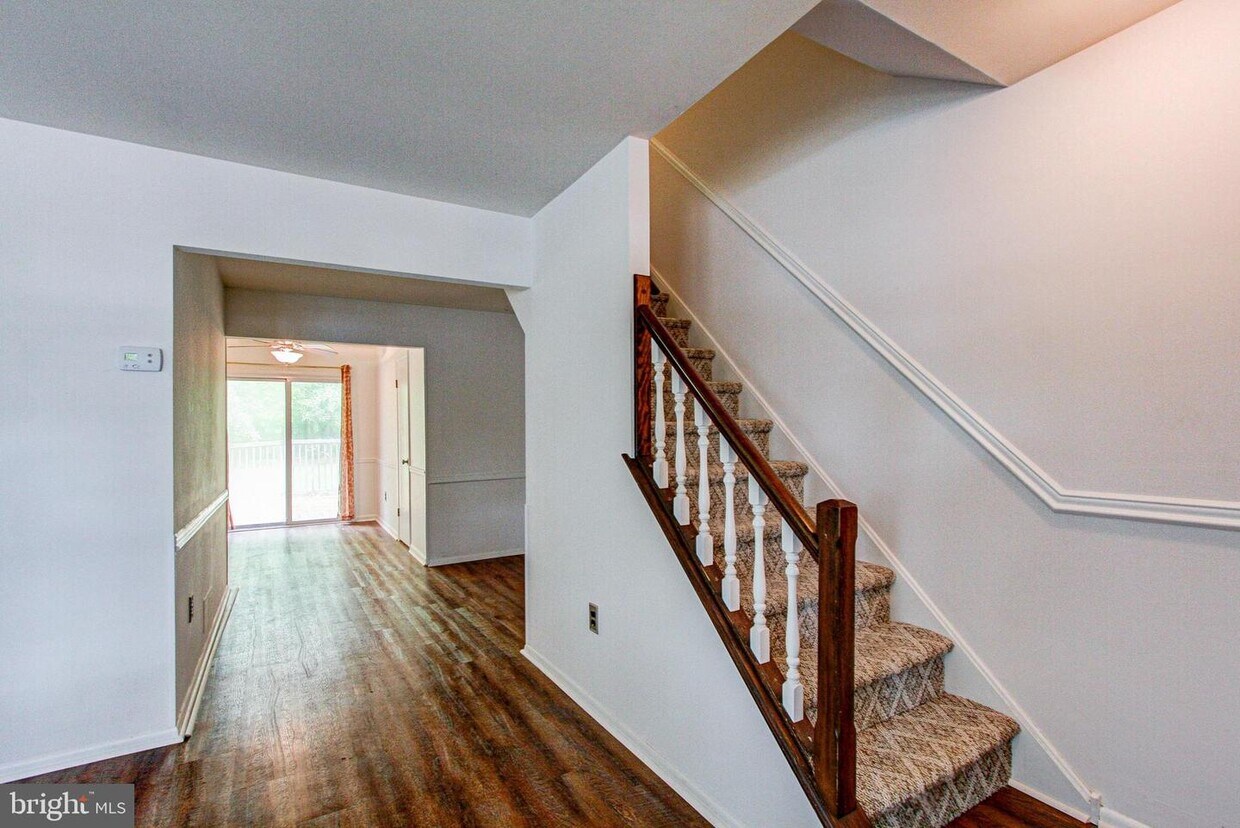Primary Photo - 2525 Devonshire Ct