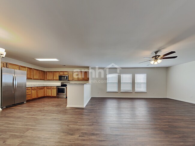 Foto del edificio - 324 Bradley Bend Dr