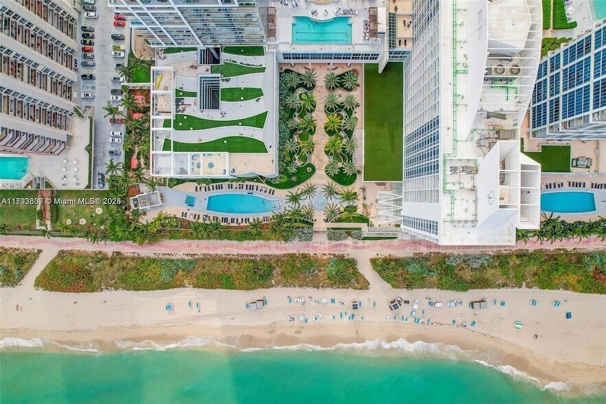 Foto principal - 6899 Collins Ave
