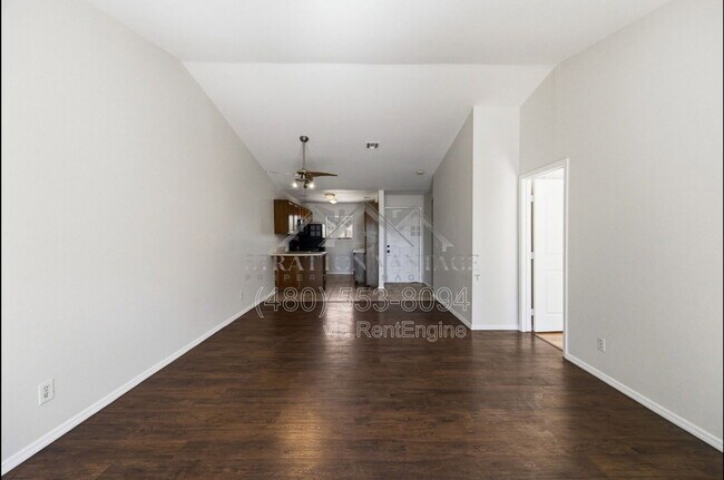 Foto del edificio - 653 W Guadalupe Rd