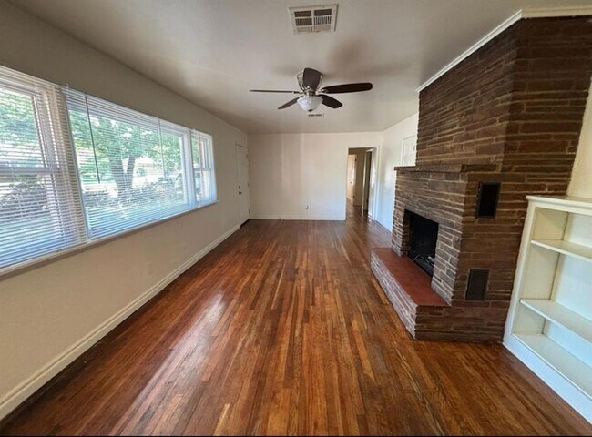 Foto del edificio - 1230 Caddell Ln