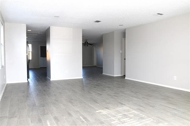 Building Photo - 2048 Crosbyton Ln