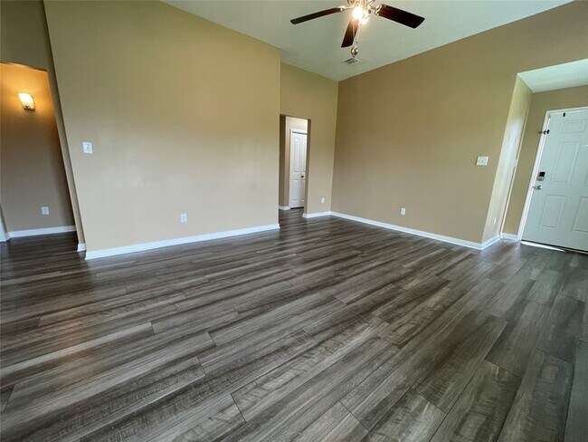 Foto del edificio - 832 Mockingbird St