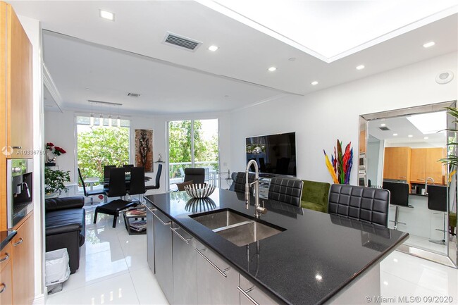 Foto del edificio - 6000 Island Blvd
