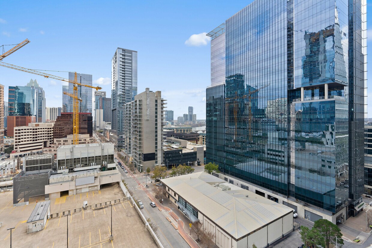 Primary Photo - 360 Nueces St