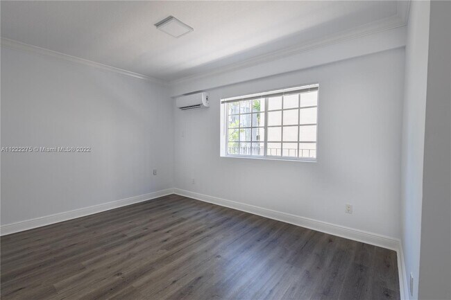 Foto del edificio - 1218 Salzedo St