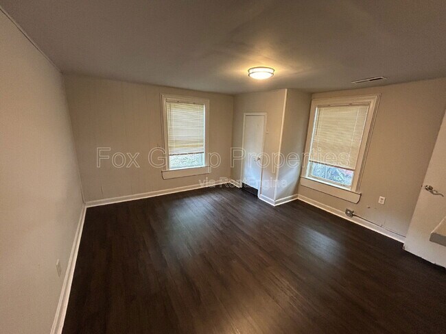 Foto del edificio - 1612 N McFarland St