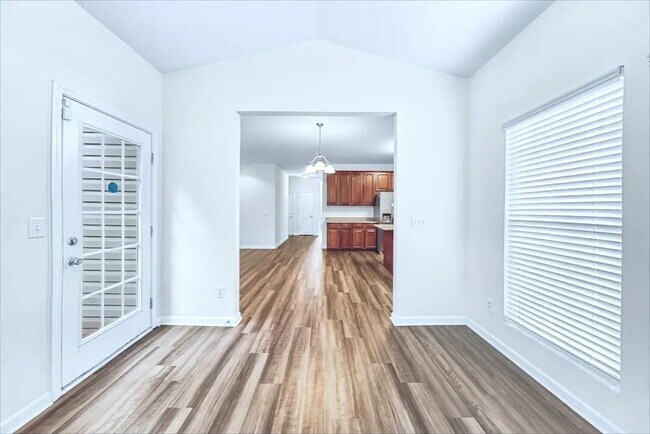 Foto del edificio - 15 McKinley Ln