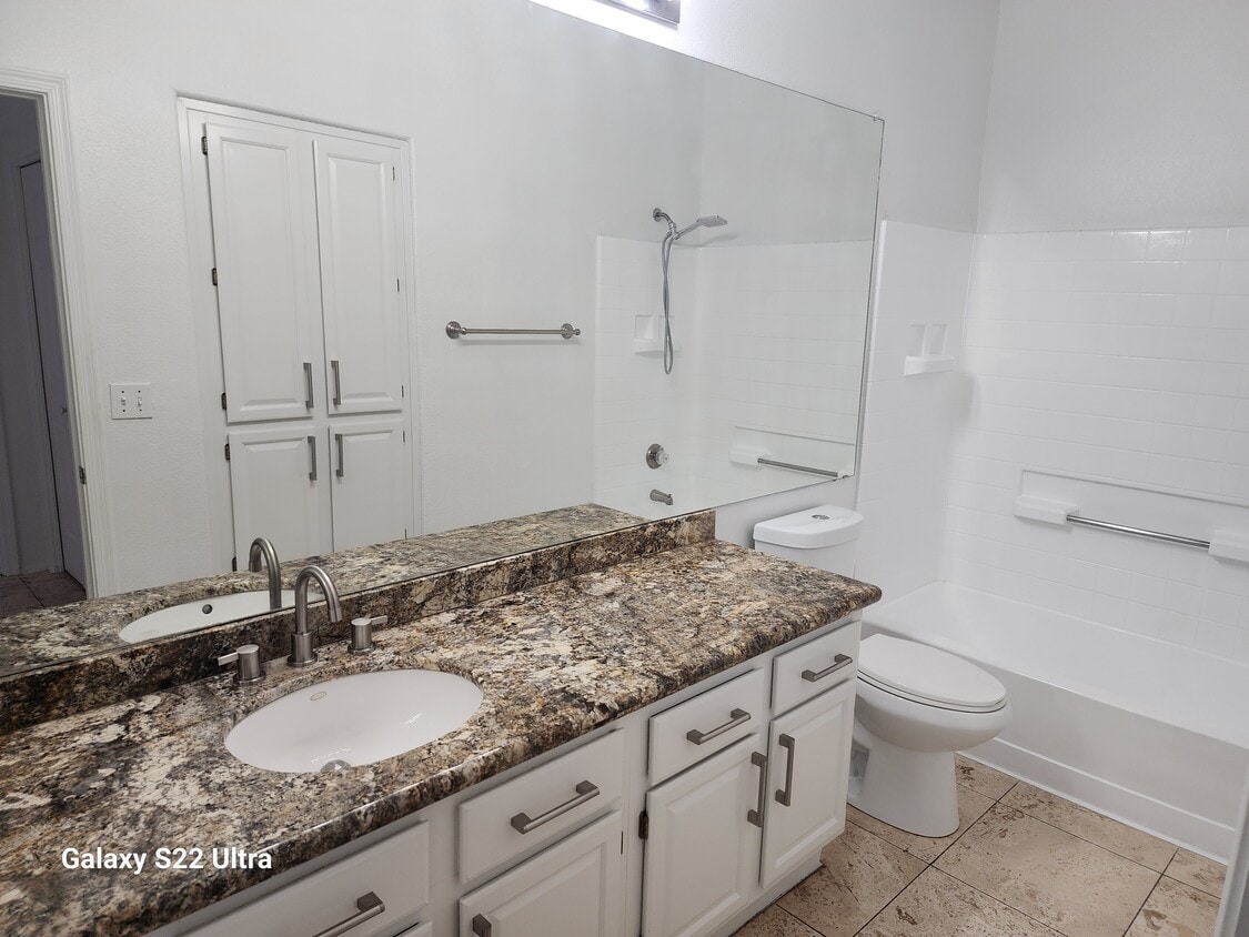 Building Photo - 11375 E Sahuaro Dr