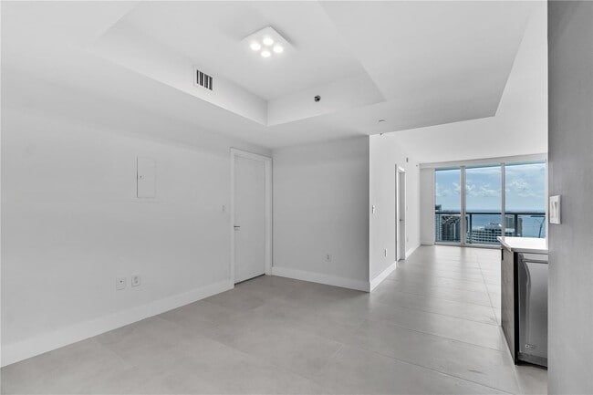 Building Photo - 500 Brickell Ave