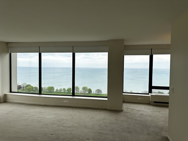 Living & Dining Room Views - 5445 N Sheridan Rd