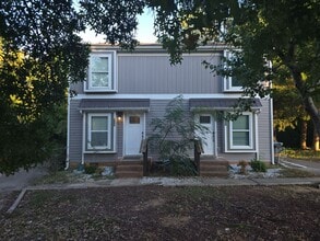 Building Photo - 1840 Village Lake Dr