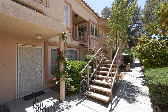 Building Photo - 1612 N Torrey Pines Dr