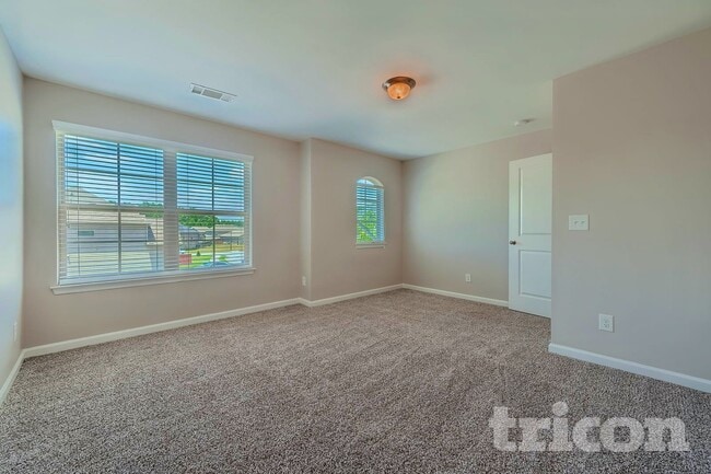 Foto del edificio - 8000 Hillside Climb Wy