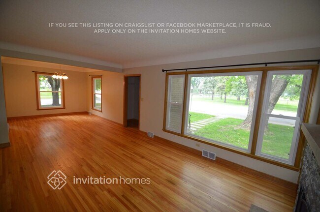 Building Photo - 3058 NE Stinson Blvd