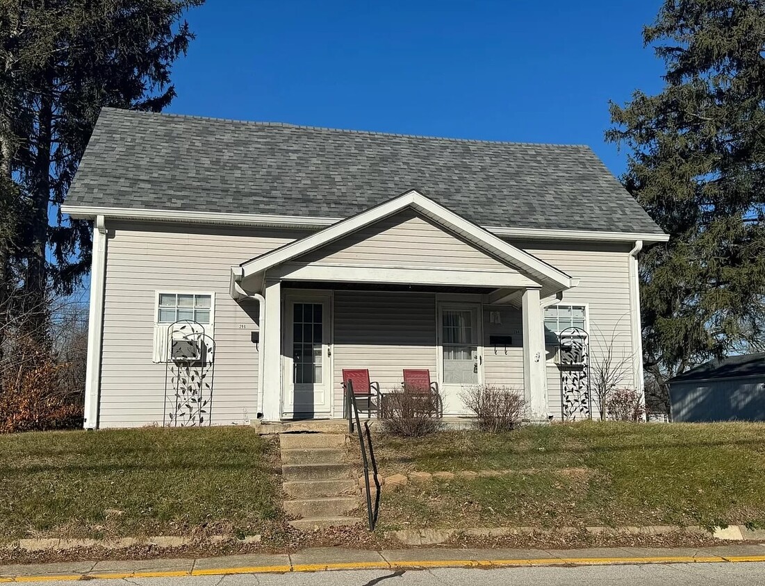 Primary Photo - 294 W Clinton St