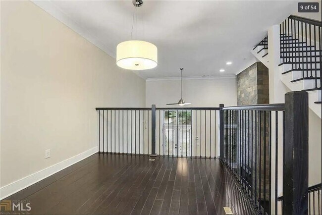 Foto del edificio - 255 Southerland Terrace NE