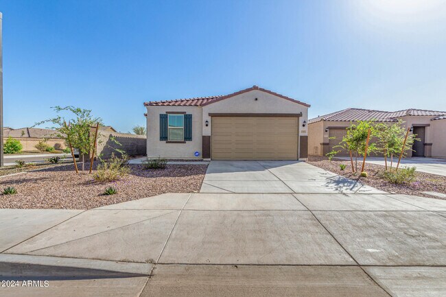 Building Photo - 12357 W Kaler Dr