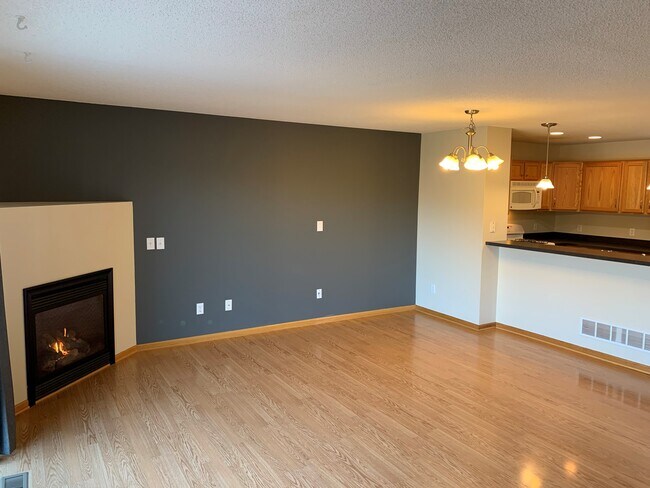 Foto del edificio - 8093 Darcy Ln