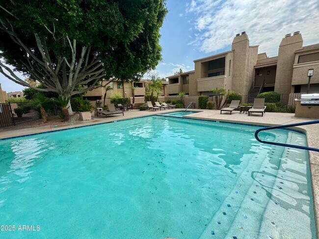 Foto del edificio - 7950 E Starlight Way
