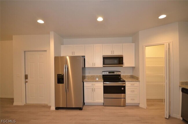 Foto del edificio - 2197 Davis Ct