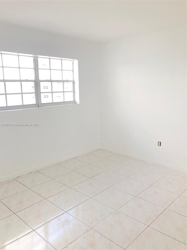 Foto del edificio - 462 Golden Isles Dr