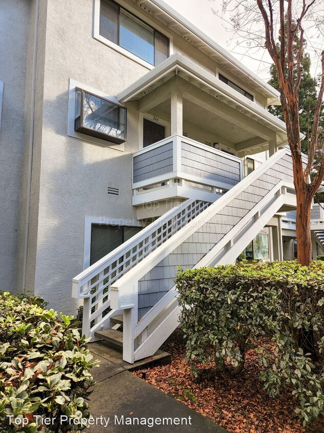Primary Photo - 2 br, 2.5 bath House - 2594 Oak Road #266