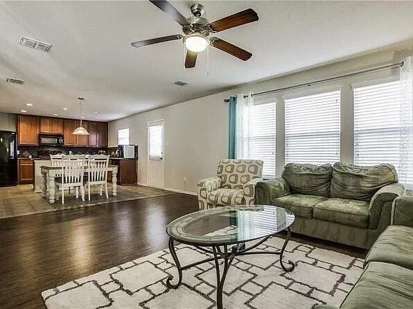 Building Photo - 1601 Lionheart Dr