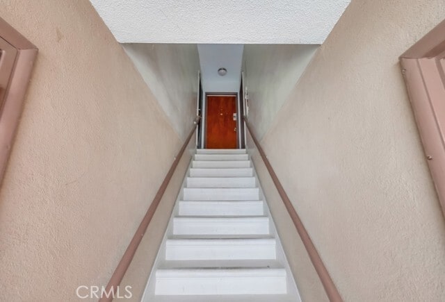 Foto del edificio - 930 N Stanley Ave