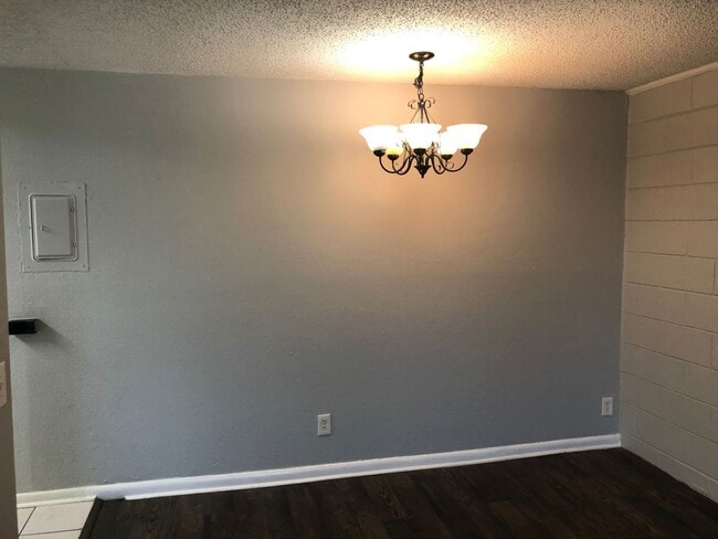 Building Photo - 1B/1B 2nd floor property available for rent in Jacksonville Beach